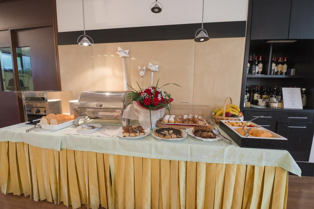 Hotel Bristol Ρίβα ντελ Γκάρντα Εξωτερικό φωτογραφία